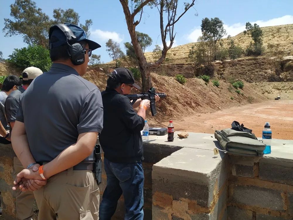 开云官方网站-克里夫兰骑士训练开放日，国际比赛日单刀错失引欢呼，荷甲在即，赛程密集仍需轮换的简单介绍