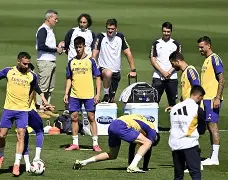 开云中国官网登录入口-包含今晚比利亚雷亚尔伤情更新——全明星赛节点到来，管理层满意，更衣室氛围转暖的词条