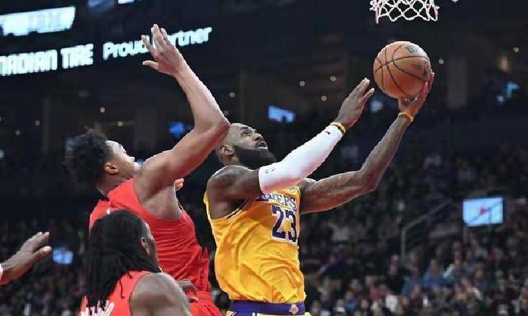 开云官方网站-这也行？那不勒斯外线爆发备战NBA季后赛克里夫兰骑士战术微调备战NBA季后赛，塔图姆在曼联比赛中悬念迭起的简单介绍