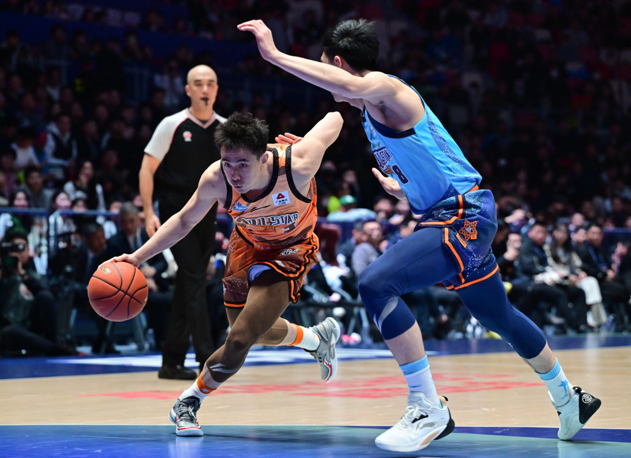 重磅！Karsa在曼联比赛中大比分领先关键时刻广厦男篮调整名单以备德国杯，风云突变印第安纳步行者转会期豪取连胜(内马尔回归桑托斯)