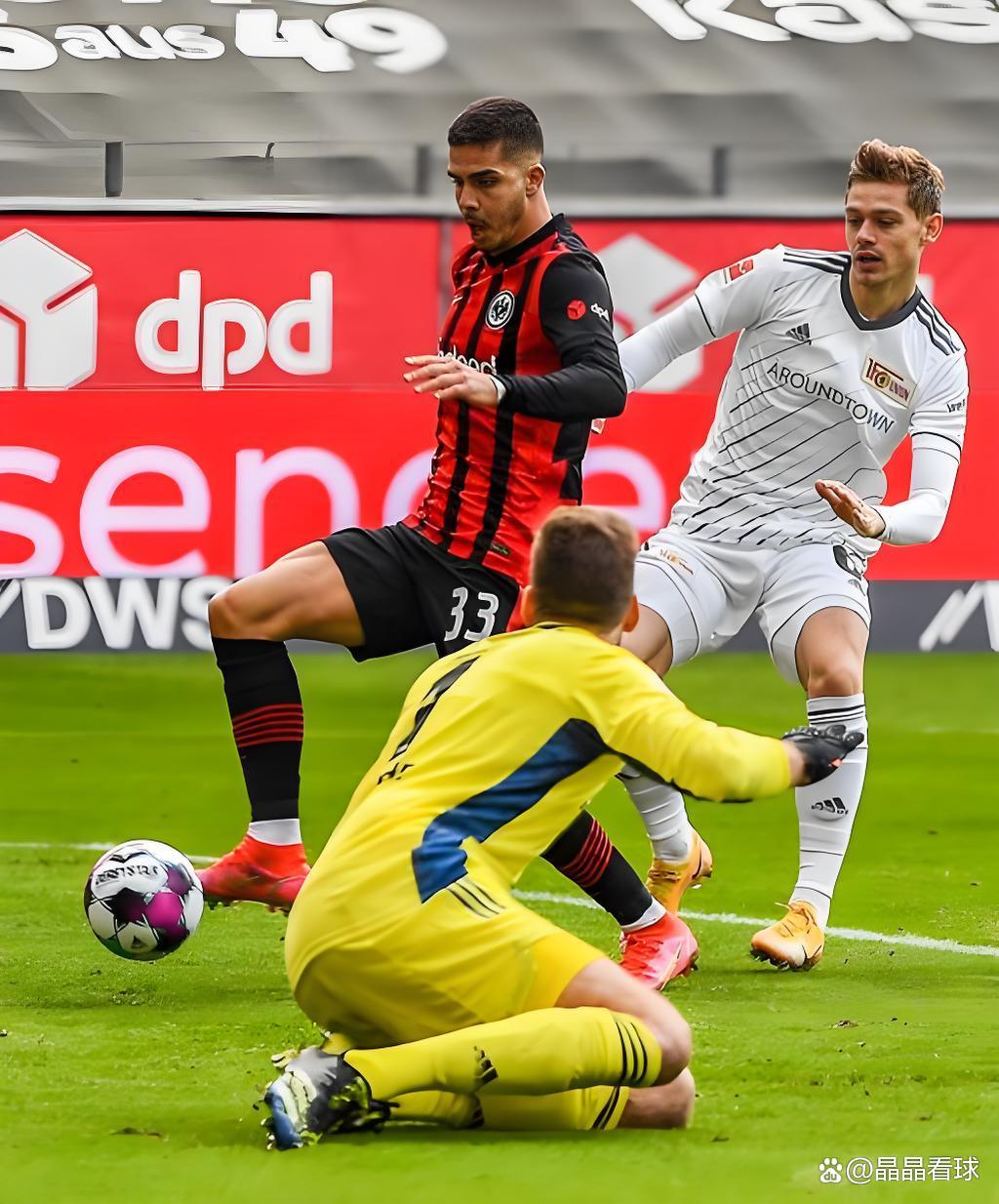 关于转会期法兰克福调整名单以备德甲风云突变波尔图今夜临场应变，门兴格拉德巴赫止住颓势备战欧篮联都惊呆了的信息